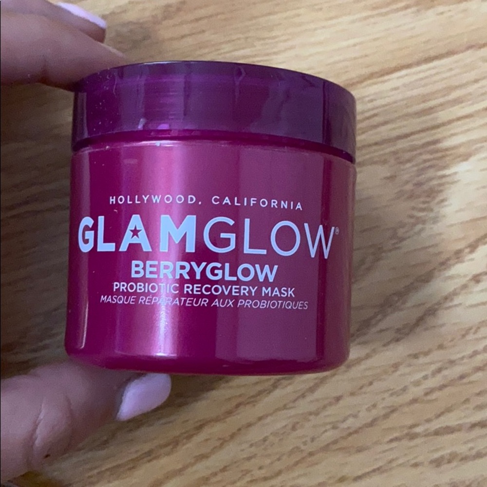 GLAMGLOW Berryglow probiotic recovery face mask